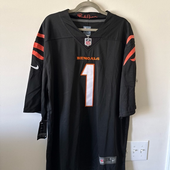 NFL Black and Orange Bengals Jersey - Picture 1 of 6